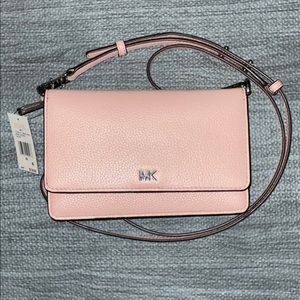 SOLD‼️ Michael kors crossbody
